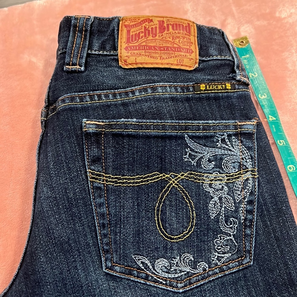 Lucky Brand, Vine Lola Straight denim jeans. Size 26
